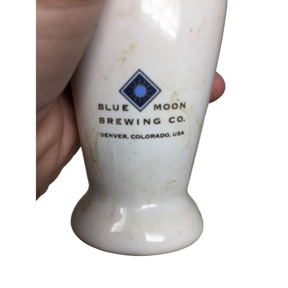 Blue Moon PUMPkin Ale Beer Tap Handle - White eramic with Triangular Head - Picture 3 of 7